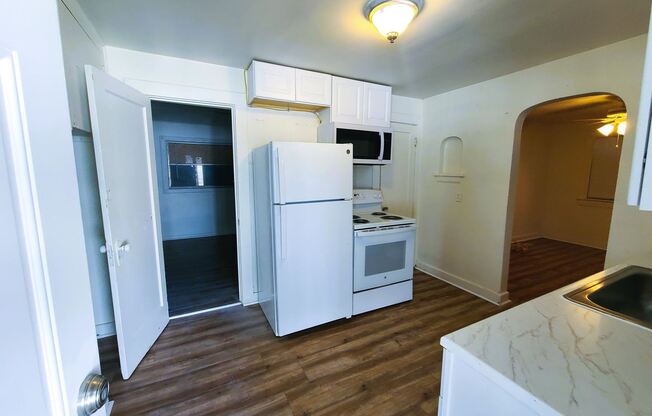 1060 18th Ave South, Unit B