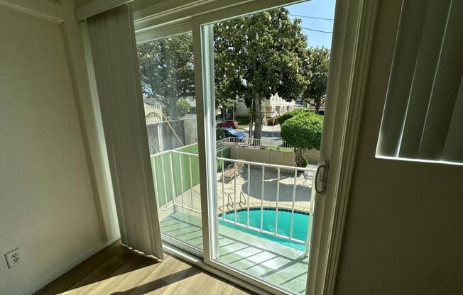 2 beds, 2 baths, 850 sqft, $2,650