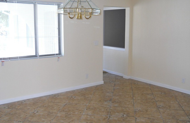 3BD/1.5BA House - Moreno Valley (92553)