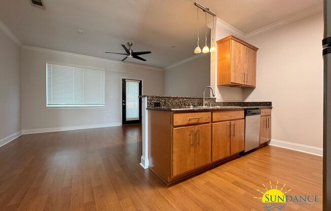 Bright & Spacious 2BR/1.5BA End-Unit Townhouse in Prime Niceville Location, Minutes from Eglin AFB!