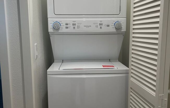 2 beds, 2.5 baths, 1,140 sqft, $4,000, Unit 120