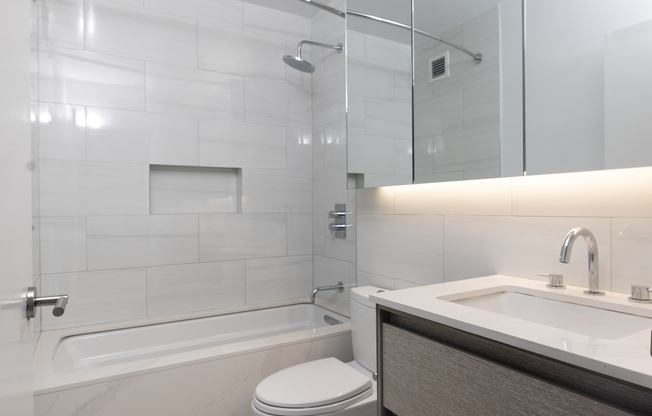 1 bed, 1 bath, $5,995, Unit 17B