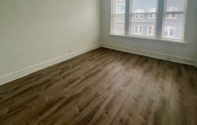 Studio to Two-Bedroom Bucktown Apartments Near the CTA