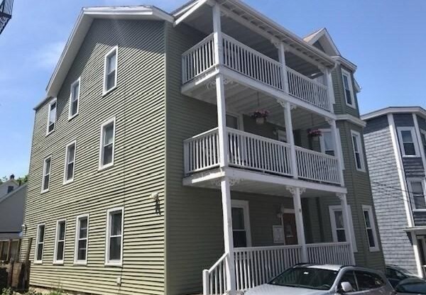8 WHITE AVE