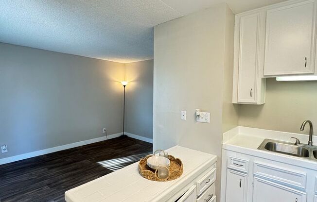 1 bed, 1 bath, 436 sqft, $1,925, Unit 25