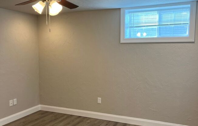 2 beds, 1 bath, $1,250, Unit 3555 Apt #5