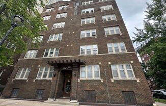 903 E Kilbourn Ave