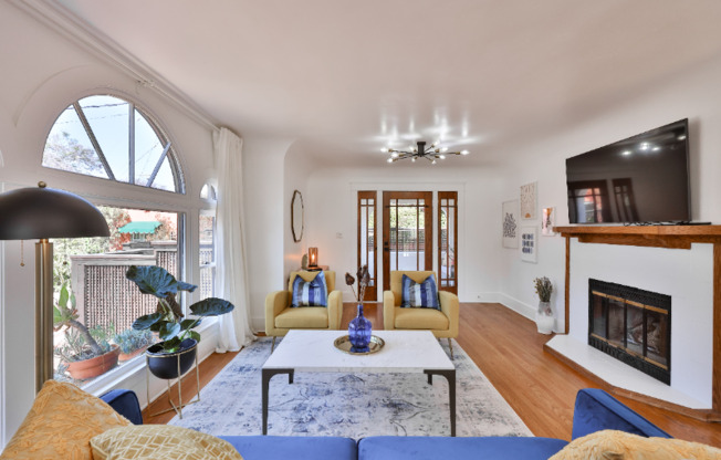 3407 N MTN VW DR