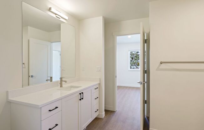 1 bed, 1 bath, 687 sqft, $1,750, Unit 61580 - 106