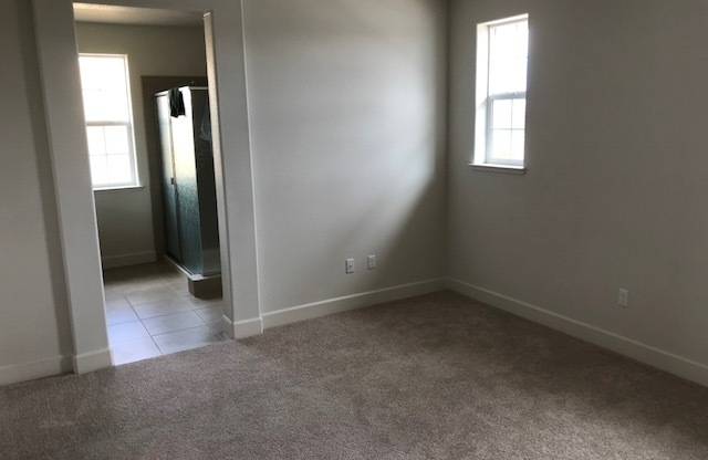 3 beds, 2.5 baths, $2,400, Unit # 3