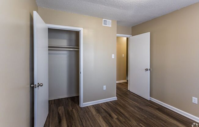 2 beds, 1.5 baths, 1,100 sqft, $1,050