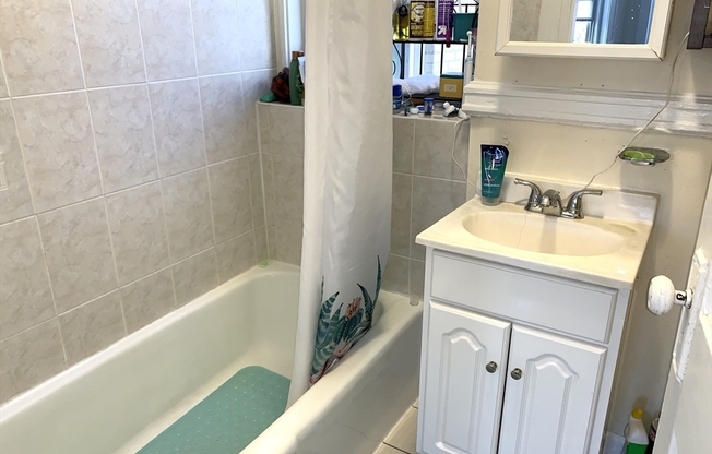 1 bed, 1 bath, 612 sqft, $2,850, Unit 18
