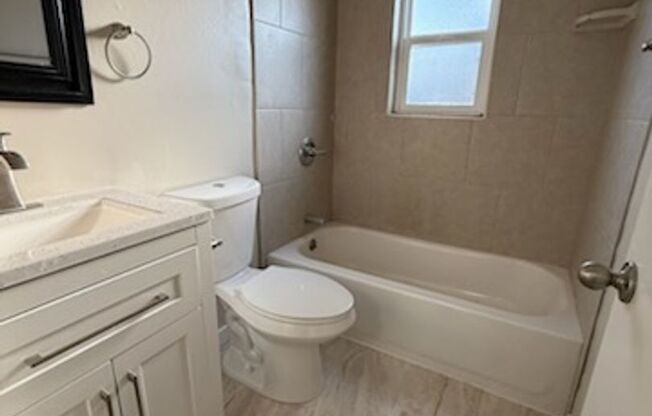 2 beds, 1 bath, $2,850, Unit 01