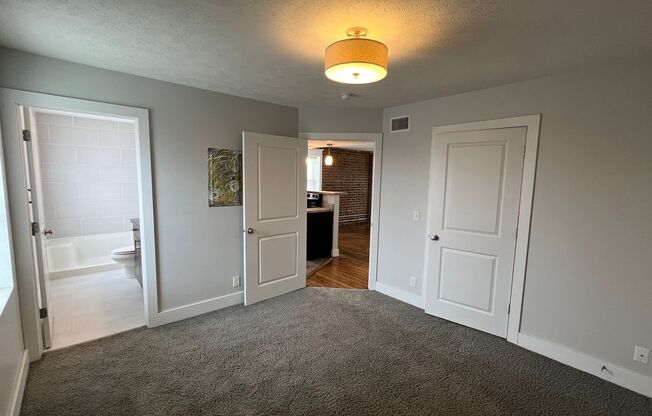 1 bed, 1 bath, 650 sqft, $1,295, Unit Unit 301 A650 Corner Unit w/Nook and Downtown View