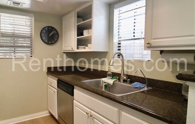Rancho Bernardo, 12051 Alta Carmel Ct #199, Remodeled, Luxury Vinyl Tile Floors, Granite Counters, AC, Fireplace!