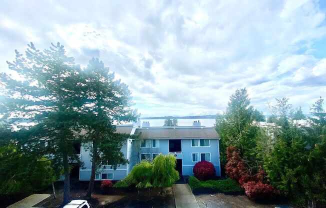 Kirkland Condo