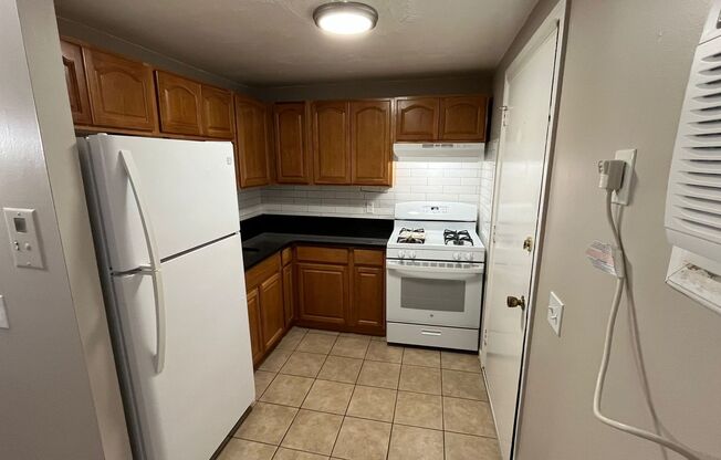 2 beds, 1 bath, $1,945, Unit 15B