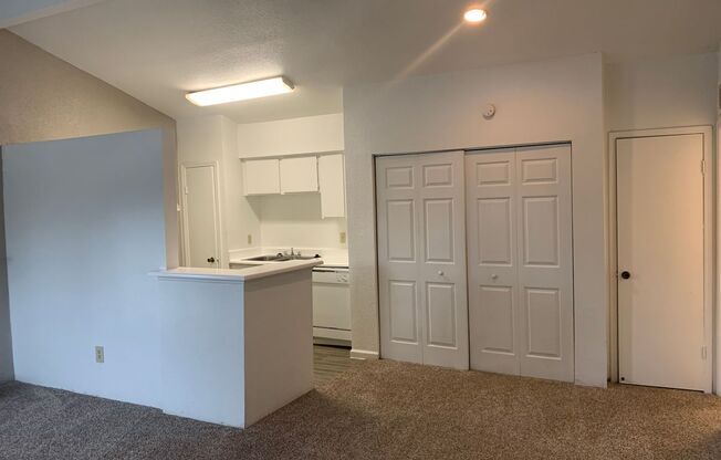 2 beds, 2 baths, 1,038 sqft, $1,085, Unit 0804