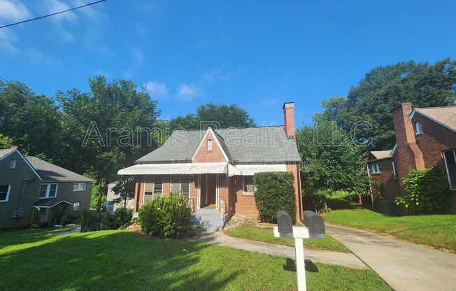 580 HOLLY ST NW