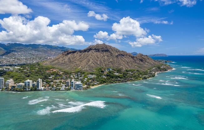 Oceanfront, Diamond Head Surf House