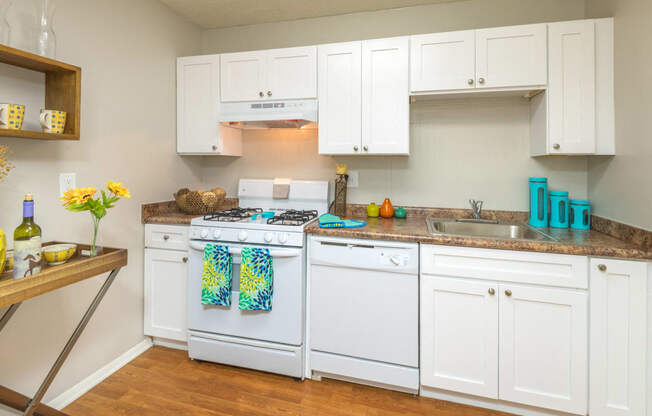 Fully Equipped Kitchen at The Pointe at Midtown, Raleigh, 27609