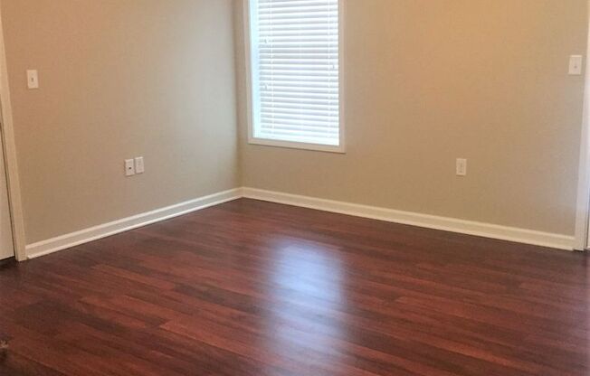 1 bed, 1 bath, 687 sqft, $775, Unit O09