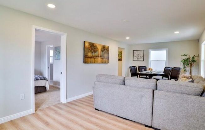 7228 San Francisco St.