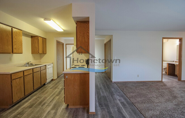 2 beds, 1 bath, 960 sqft, $1,200, Unit H2