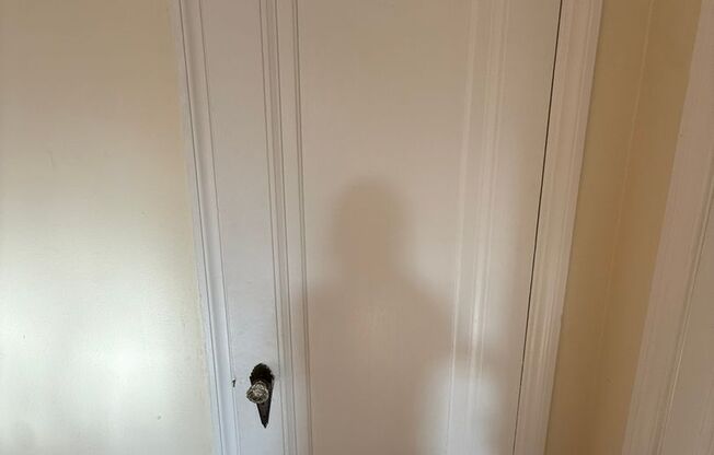 1 bed, 1 bath, 572 sqft, $1,425, Unit Old King Edward 6