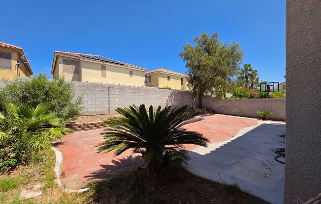 4 beds, 3 baths, $2,600