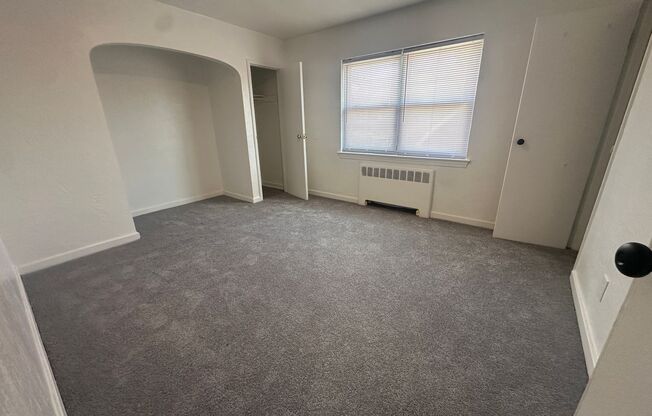 2 beds, 1 bath, 850 sqft, $1,750, Unit D-10