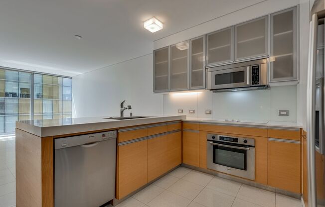 1 bed, 1 bath, $2,650