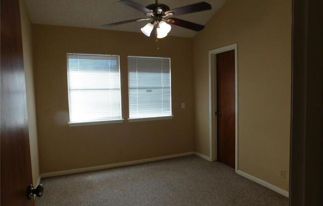 2 beds, 2.5 baths, $1,300