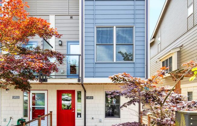 Stunning Townhome in the heart of Columbia City