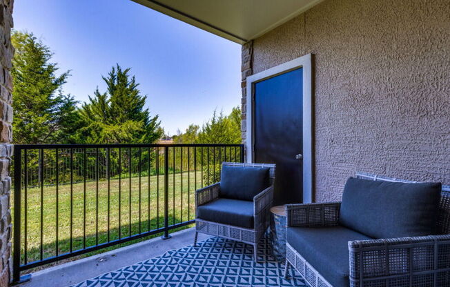 2 beds, 2 baths, 935 sqft, $1,579