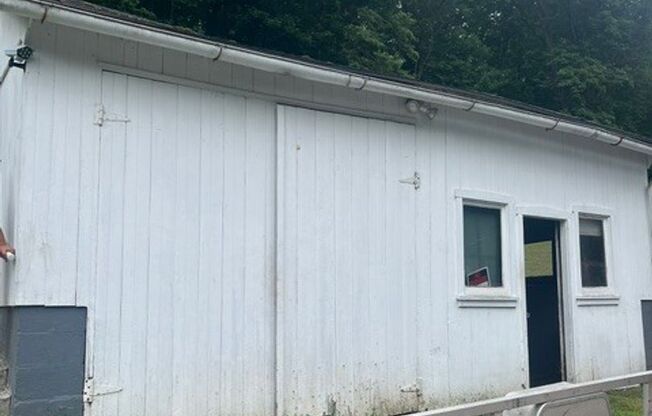 702 WYOMISSING RD