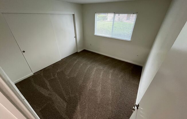 2 beds, 1 bath, 848 sqft, $1,900, Unit 2102