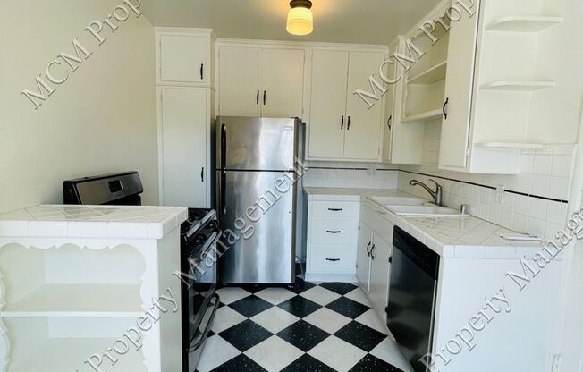 373-5761-5763 SAN VICENTE BLVD