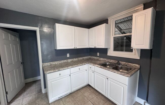 3 beds, 1 bath, $1,250