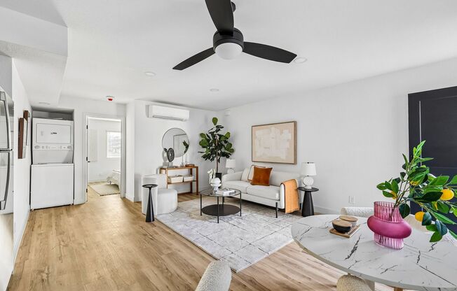 1 bed, 1 bath, 530 sqft, $2,345, Unit 27