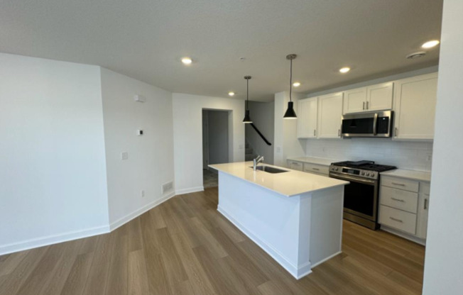 8084 150 PL NW