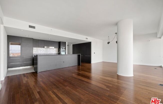 1 bed, 2 baths, 1,510 sqft, $6,995, Unit 12I