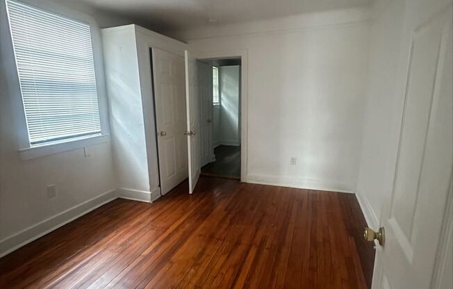 3 beds, 1 bath, $1,400