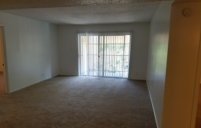2 beds, 2 baths, 925 sqft, $1,035, Unit *638