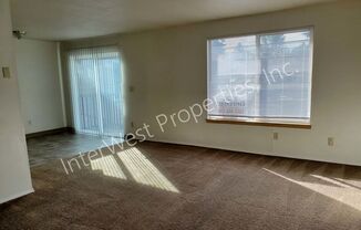 2 beds, 1 bath, 900 sqft, $1,395