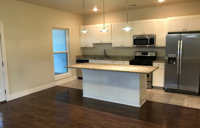 2 beds, 2.5 baths, 1,156 sqft, $1,600