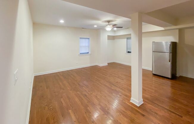 3 beds, 2 baths, 1,270 sqft, $3,100, Unit 1827L-G