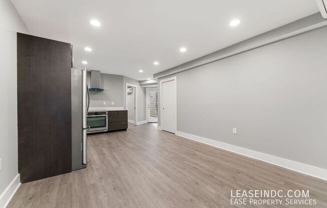2421 1 ST NW