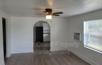 2127 13 ST W