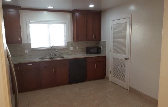 Updated Duplex Unit in West San Jose!